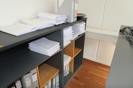 2 stk. reoler med topplade