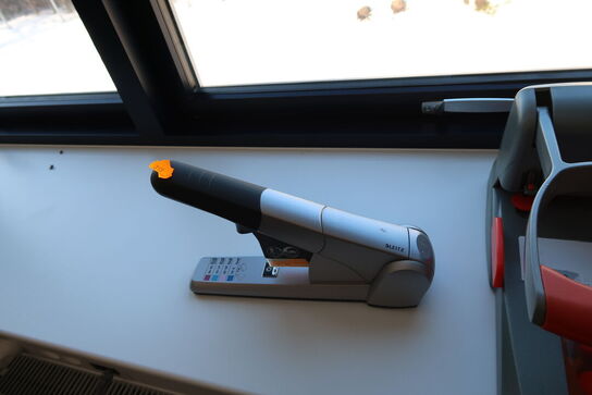 Div. Hæftemaskiner og hulmaskiner