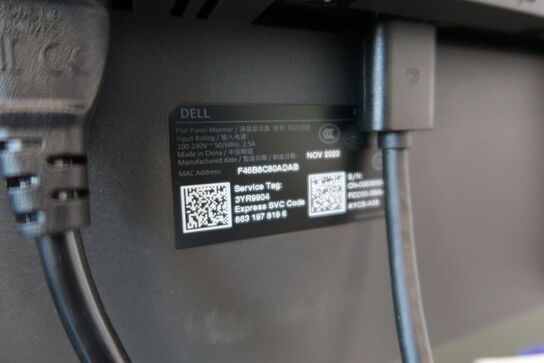 2 stk. computerskærme DELL P2723QE, tastatur, mus og dockingstation