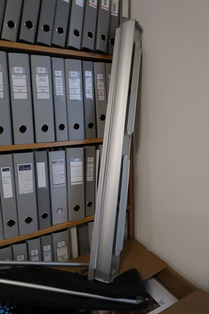 Lærred, div. brochure displays