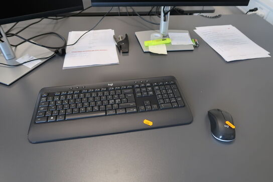 2 stk. computerskærme DELL P2722H, tastatur, mus, dockingstation