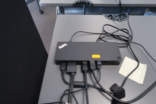 2 stk. computerskærme DELL P2722H, tastatur, mus, dockingstation