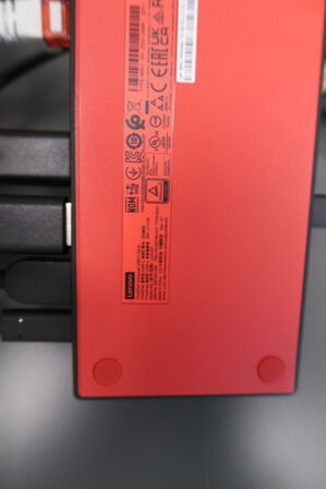 2 stk. computerskærme DELL P2725H, tastatur, mus og dockingstation