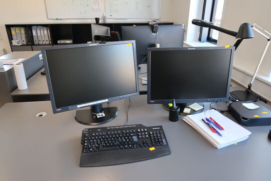 2 stk. computerskærme LENOVO L2440xwC, tastatur, webcam og mus