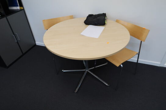 Mødebord med 2 stk. mødestole LAMMHULTS