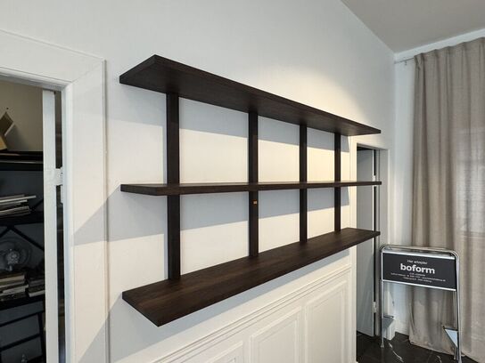 Boform håndlavet reol i røget eg