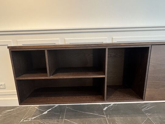 Boform Kvadrat KV85 skænk med linoleums top i røget eg