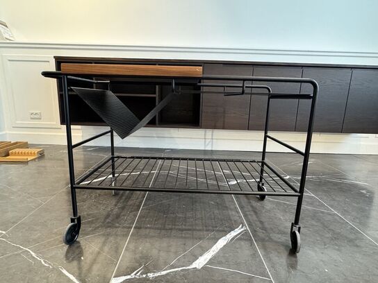 &Tradition rullebord i sort/valnød