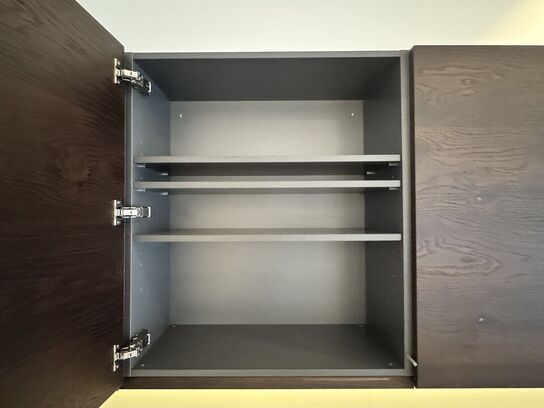 Boform snedker væghængt møbel i røget eg