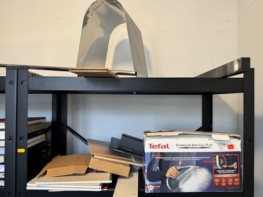 4 stk. Stålreoler med indhold