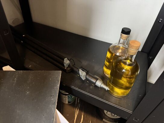 4 stk. Stålreoler med indhold