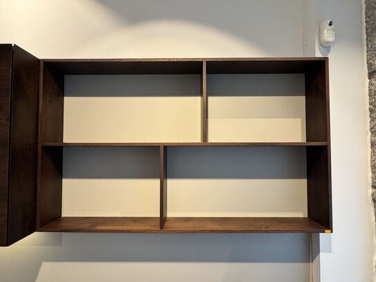 Boform snedker væghængt møbel i røget eg