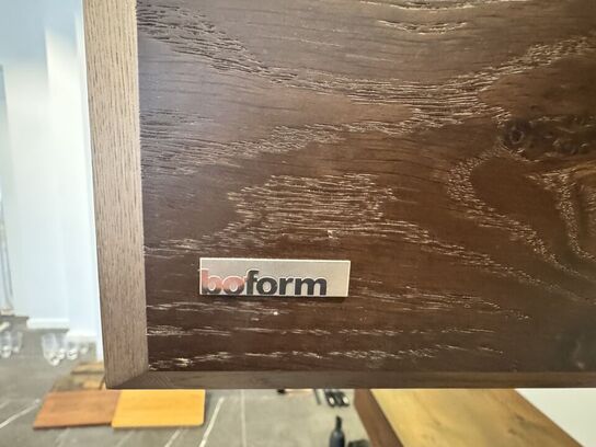 Boform snedker væghængt møbel i røget eg