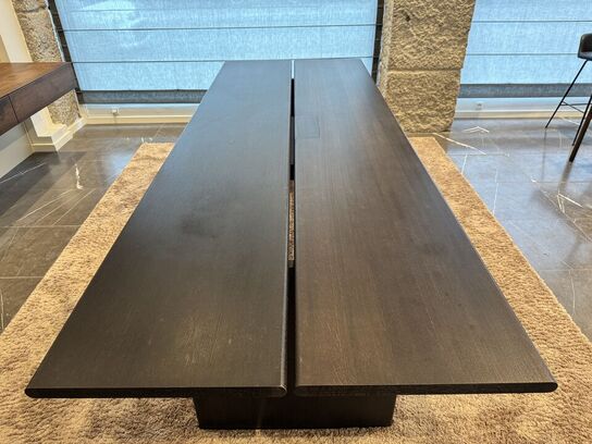 Plankebord i massiv røget eg