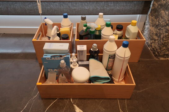 Stort parti rengøringsartikler 