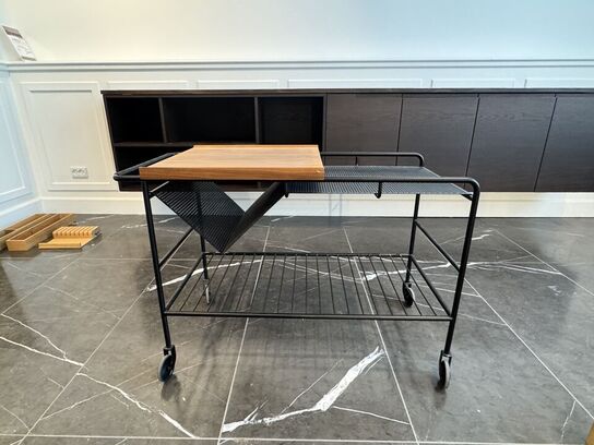 &Tradition rullebord i sort/valnød