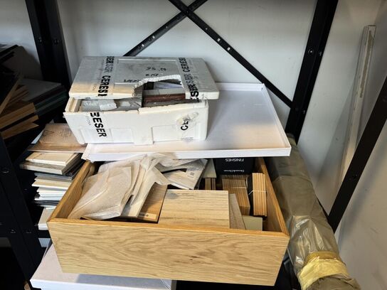 4 stk. Stålreoler med indhold