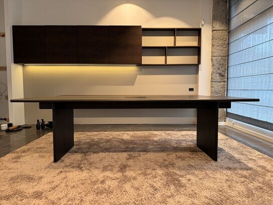 Plankebord i massiv røget eg