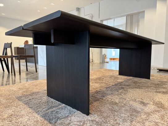 Plankebord i massiv røget eg