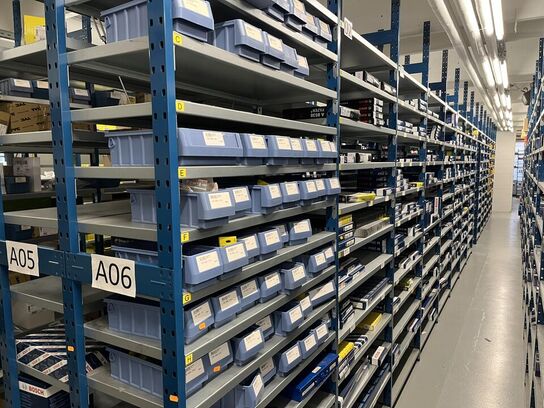 Rækker med lager hylder * Uden indhold