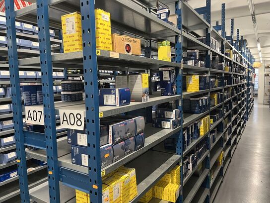 Rækker med lager hylder * Uden indhold