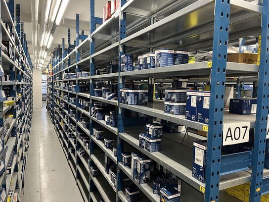 Rækker med lager hylder * Uden indhold