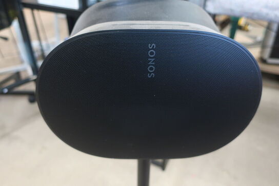 Højtaler SONOS ERA 300 på stativ