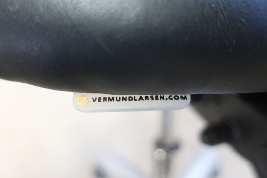 Kontostol VERMUNDLARSEN og sadelstol