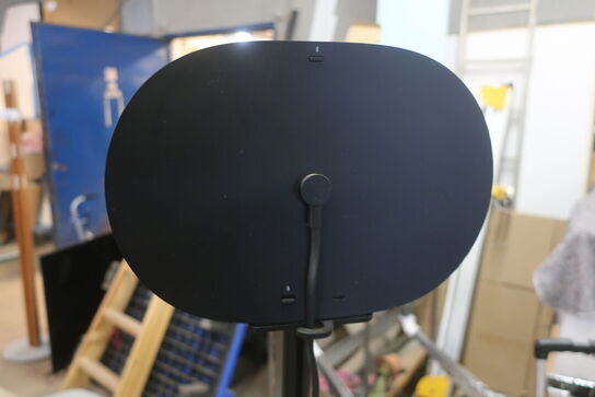 Højtaler SONOS ERA 300 på stativ