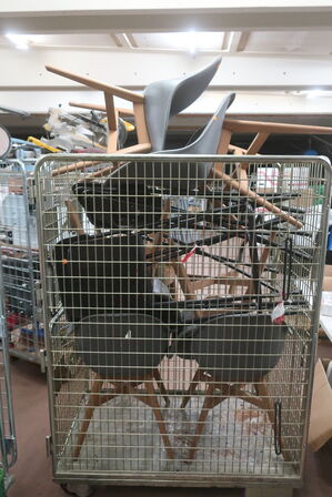 7 stk. stole og 4 barstole