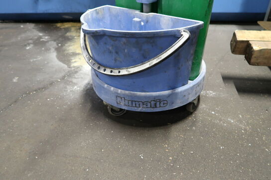 Rengøringsvogn NUMATIC