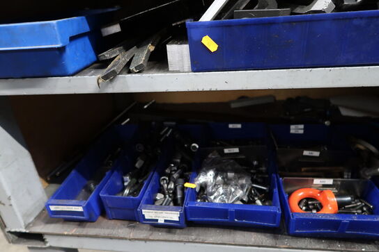 Stålskab med div. Specialværktøj