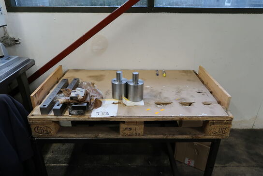 Pallebord med indhold