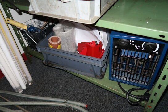 Reol med div. Værktøj (noget kan være defekt)