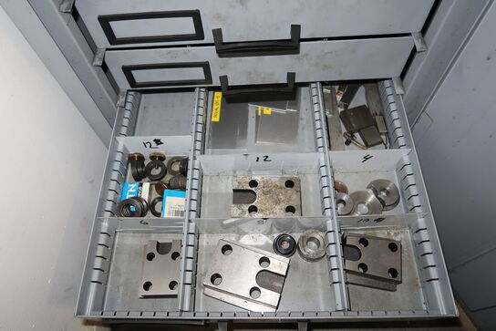 Stålskab med div. Værktøj