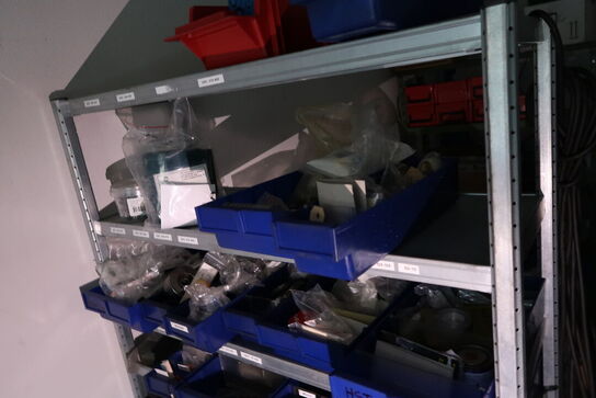 Reol med div. Varelager