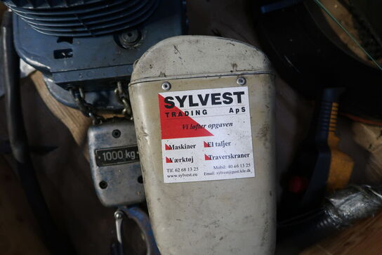 Palle med elkædetaljer