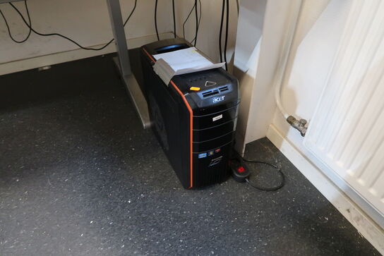 2 stk. computerskærme NEOVO, ACER samt computer ACER