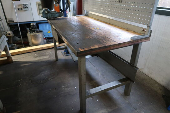 Arbejdsbord med skruestik, værktøjstavle