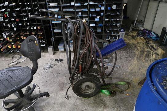 Vogn med skærebrænder m.m.