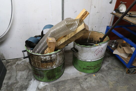 2 stk. spande med indhold