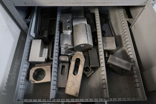 Stålskab med div. Værktøj