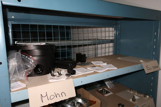 Reol med div. Varelager og reservedele