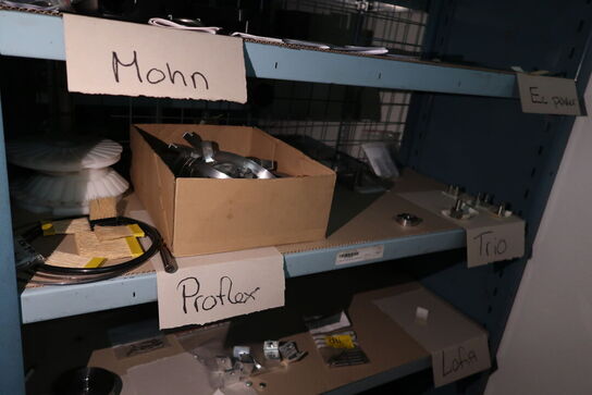 Reol med div. Varelager og reservedele