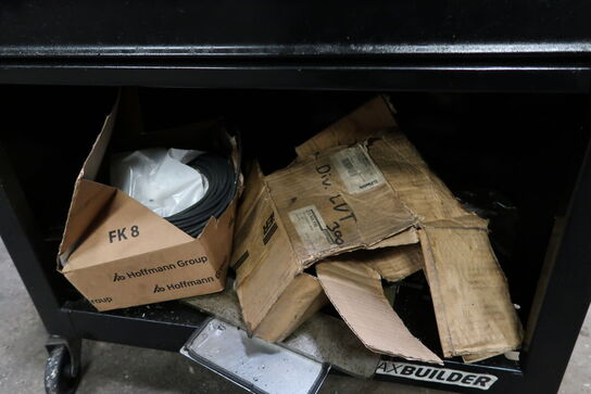 Værktøjsvogn med div. Værktøj m.m.