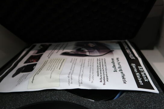 Div. Elektronik i skabe, bl.a. højtalere m.m.