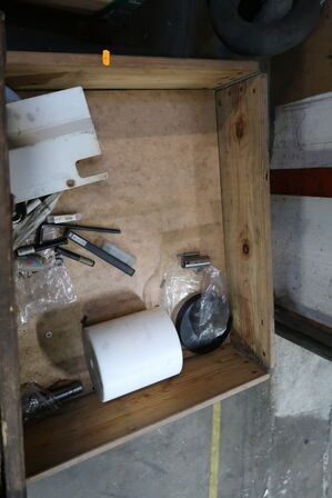 Div. Paller med løftestropper m.m.