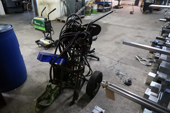 Vogn med skærebrænder m.m.