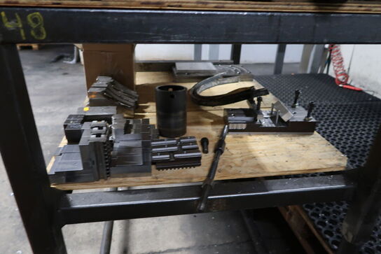 Pallebord/reol med div. Specialværktøj