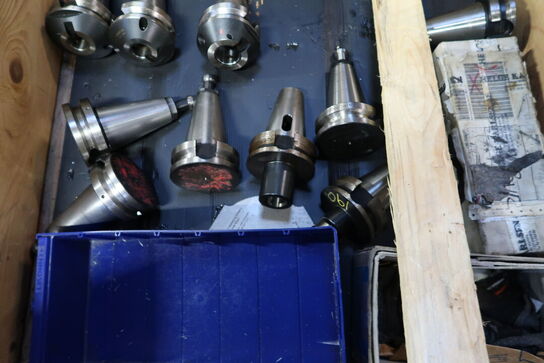 Palle med værktøjsholdere m.m.